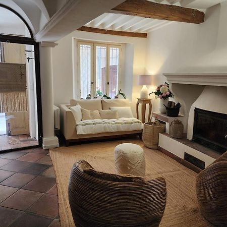 La Belle Histoire Bed & Breakfast Claviers Bagian luar foto