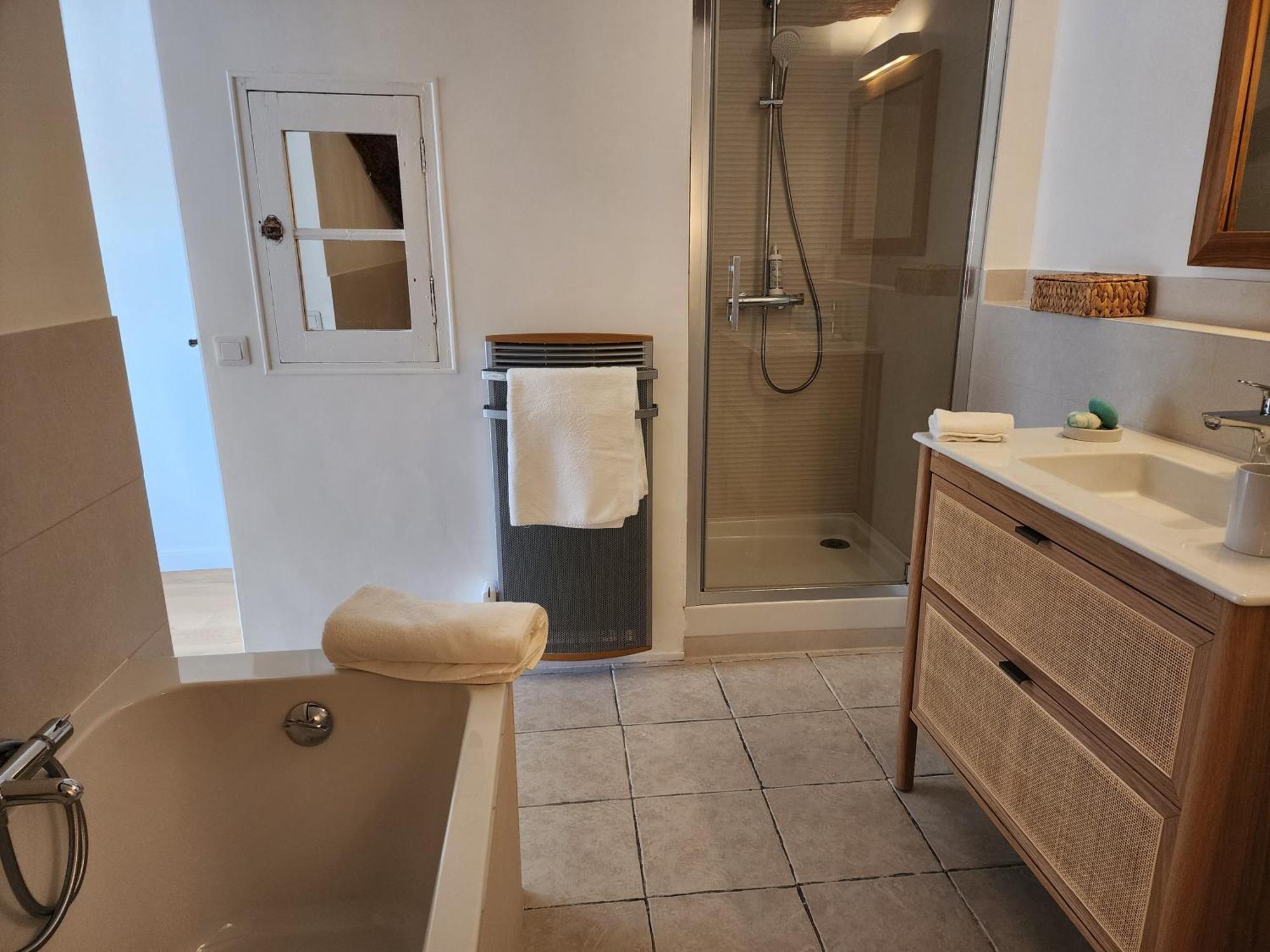 La Belle Histoire Bed & Breakfast Claviers Bagian luar foto